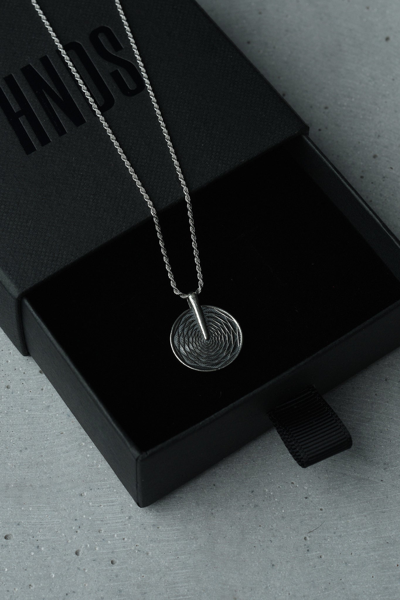 Le collier éternel