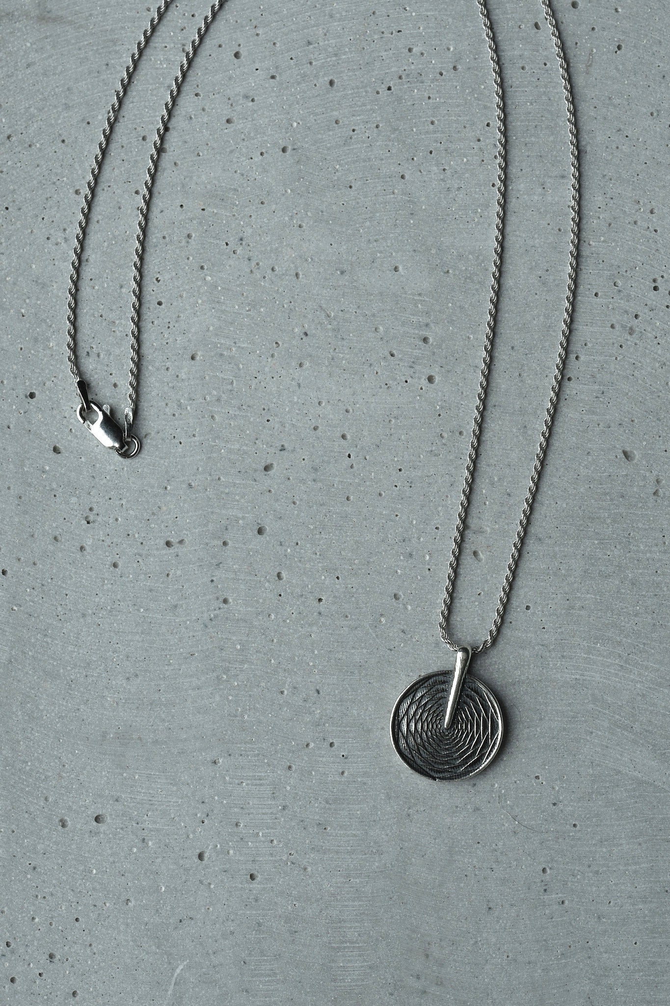 Le collier éternel